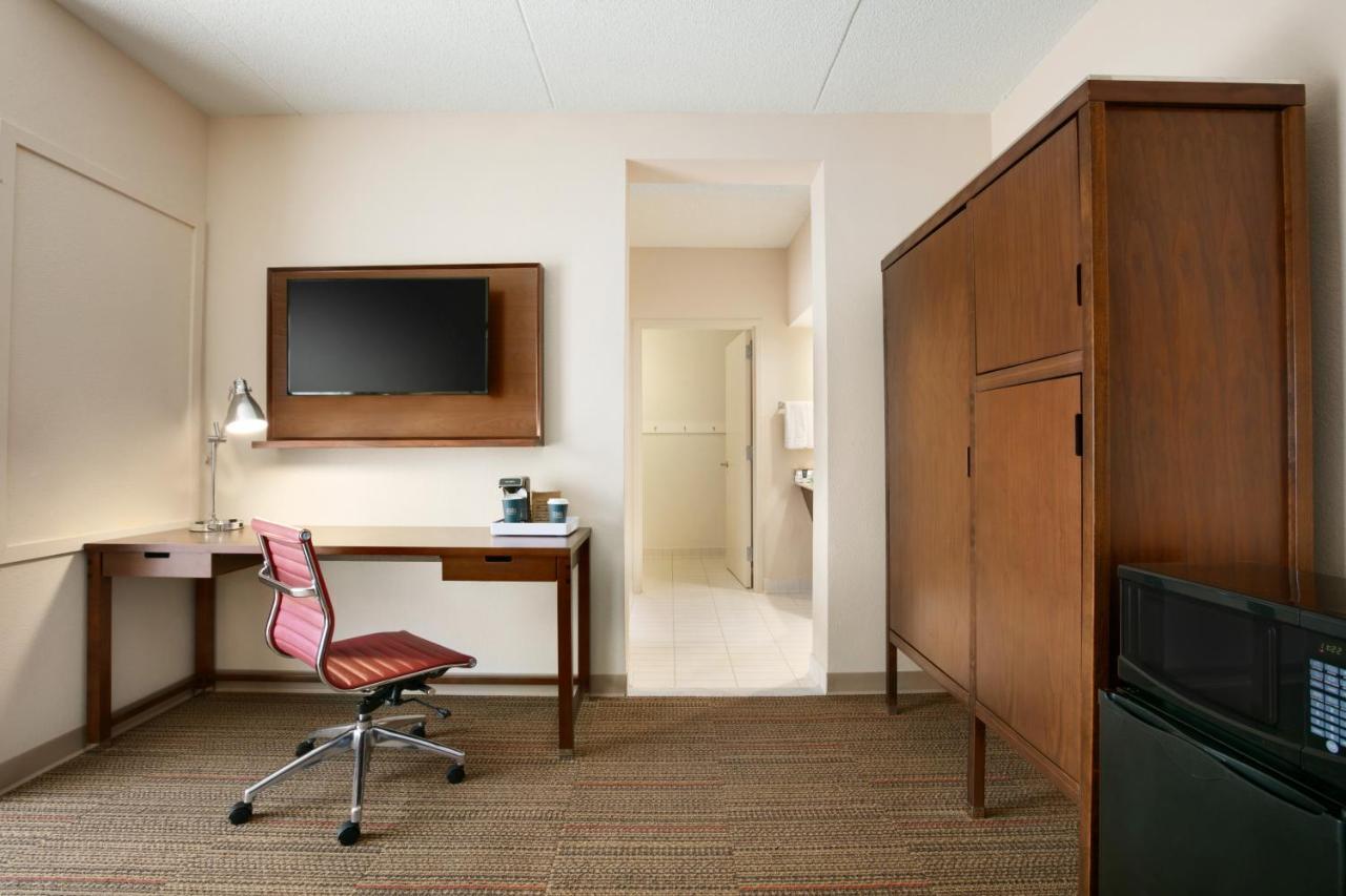 Four Points By Sheraton Raleigh North Exterior photo